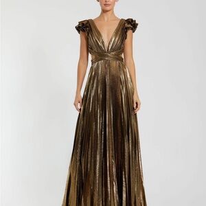 Ieena For Mac Duggal NWT Gold long Pleated Formal Metallic Gown 27166 size 10